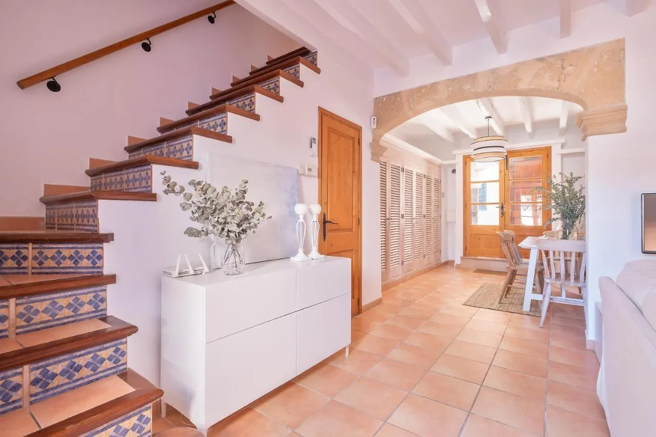 Townhouse Can Neri By Sunvillas Mallorca Pollenca Spain